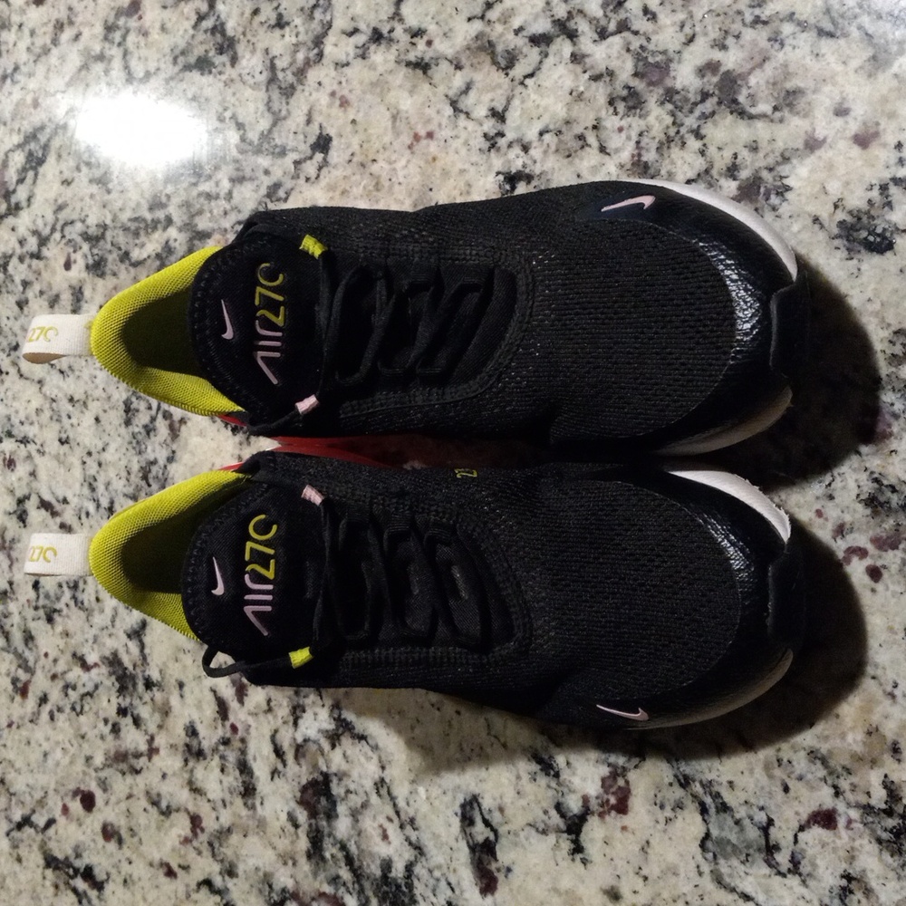 Nike 270 shoes